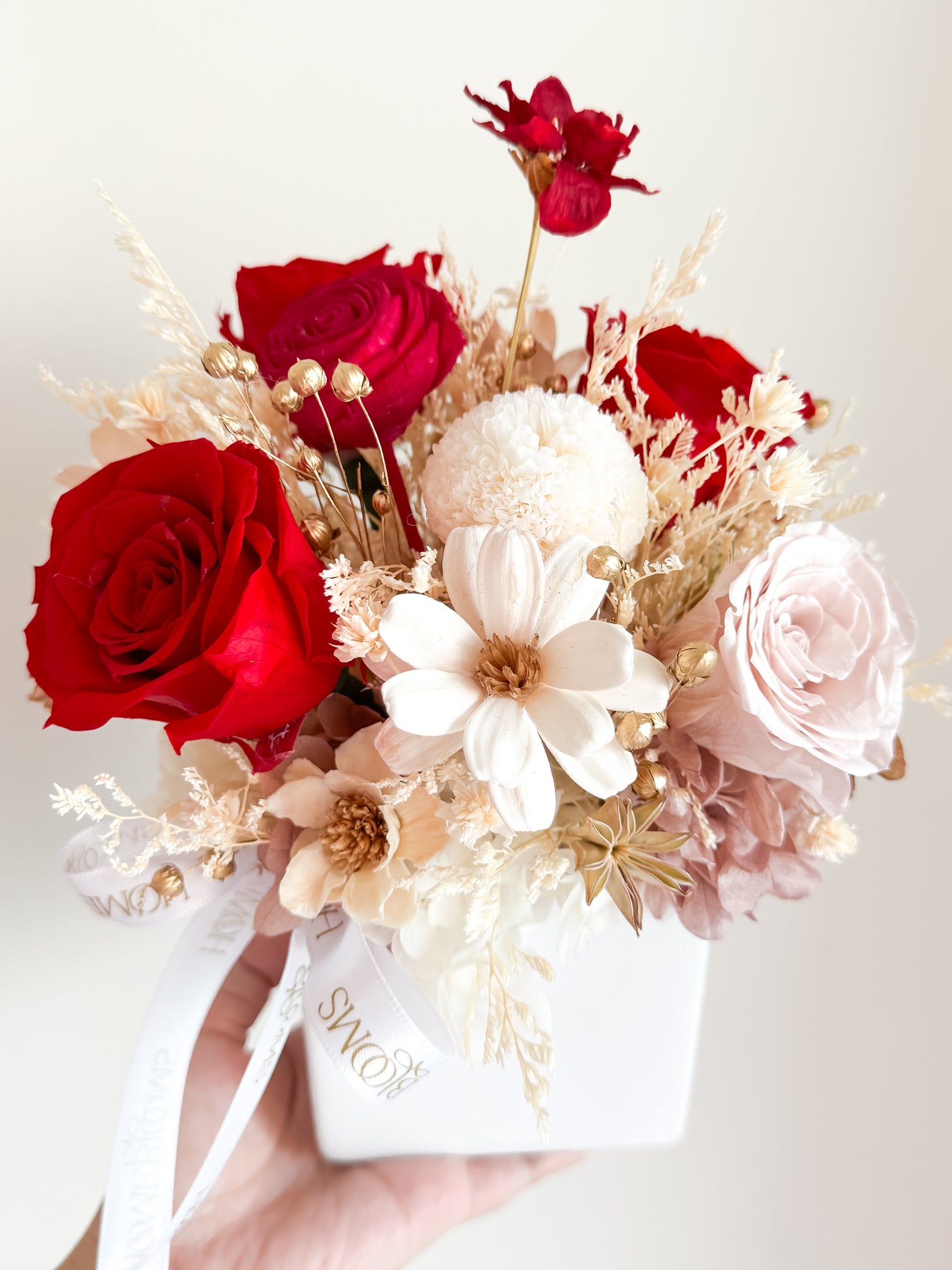 Rustic Pot Arrangement- Red| Dried Flowers Dubai & UAE | Luxury Gifts & Home Décor Delivery| Online Flower Bouquet