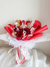 Load image into Gallery viewer, Valentine Infinity Vase Bouquet | Preserved Flower Bouquets UAE | Luxury Gifts That Last | Flower Delivery in Dubai
