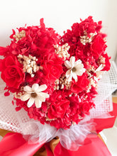 Load image into Gallery viewer, Heart Forever Bouquet | Preserved Flower Bouquets UAE | Luxury Gifts That Last | Flower Delivery in Dubai
