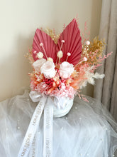 Load image into Gallery viewer, Bohemian Subtle- Dried Flower Gift
