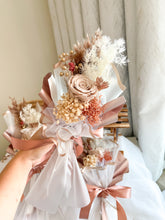 Load image into Gallery viewer, Petite Floral Bouquet - Simply Nude
