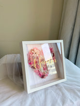 Load image into Gallery viewer, Infinity Floral Heart Frame - Love
